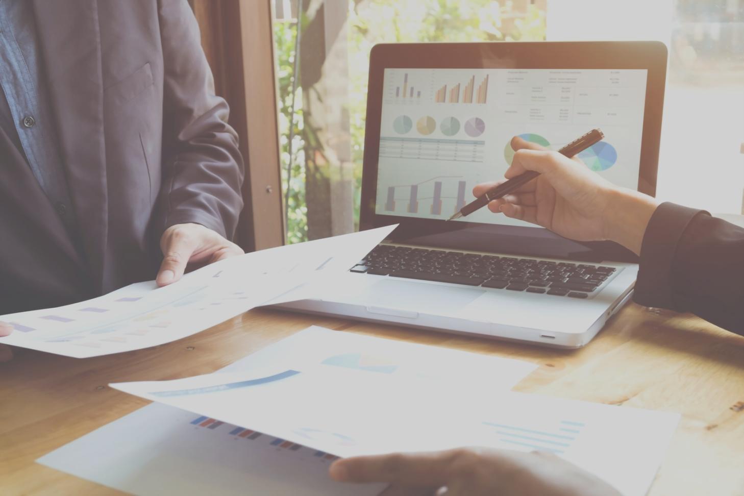 Digitale Lernumgebung mit strukturierten Materialien